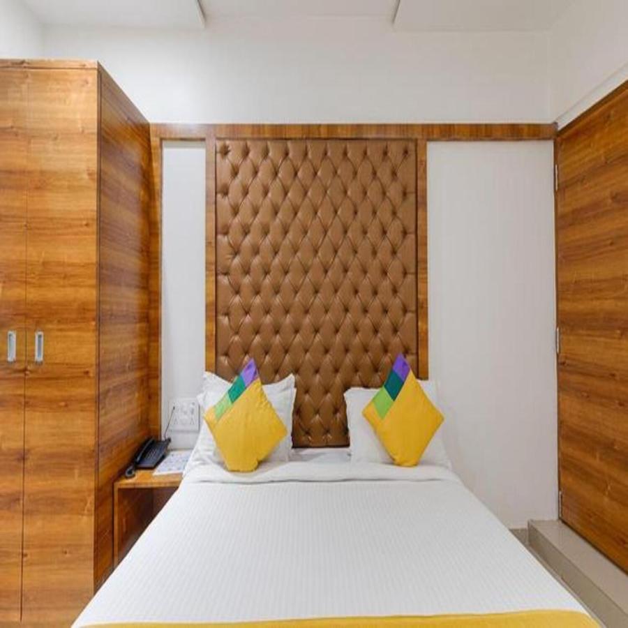 Hotel Riva International Goregaon- Near Nesco Mumbai  Buitenkant foto