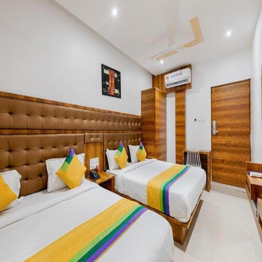 Hotel Riva International Goregaon- Near Nesco Mumbai  Buitenkant foto